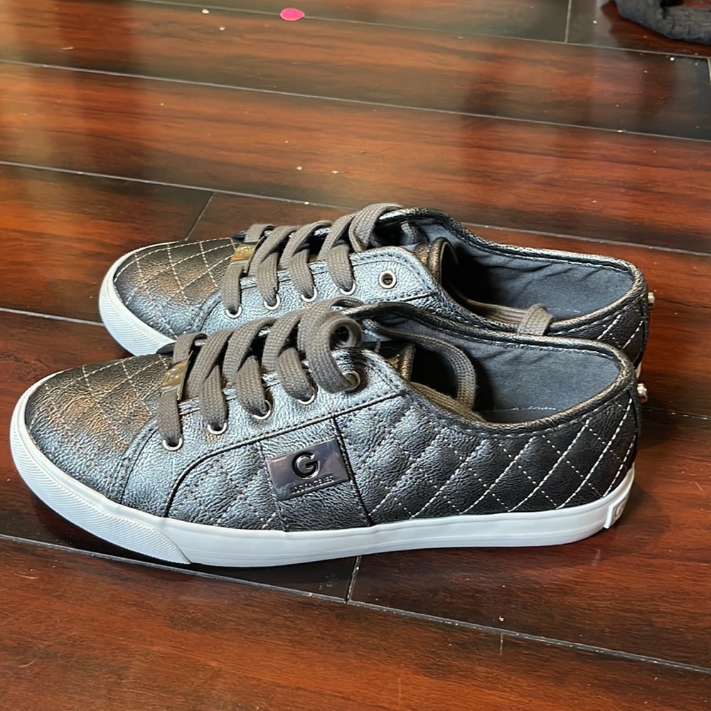 Woman shoes
